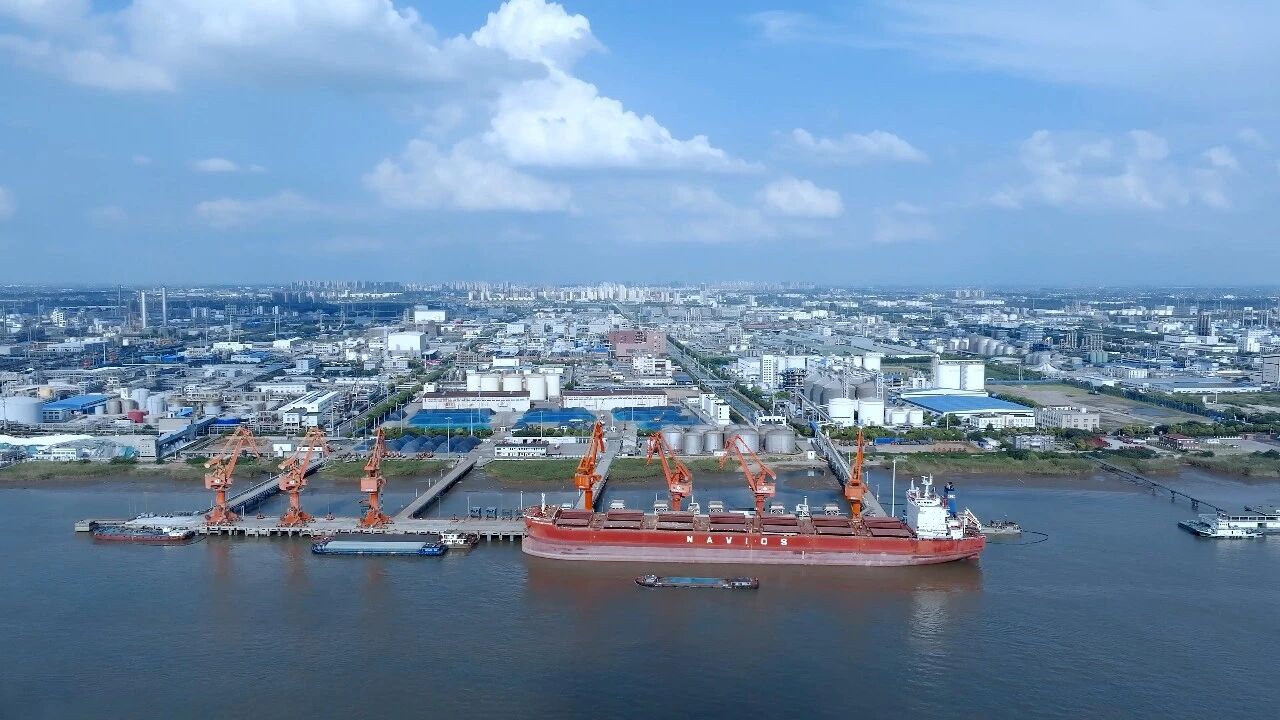 【媒體視窗】深入貫徹落實(shí)市委全會精神——專訪泰興經(jīng)濟(jì)開發(fā)區(qū)黨工委副書記、管委會主任顧鐵軍